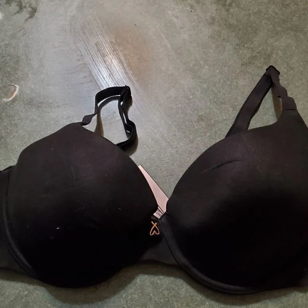 Victoria's secret black lined semi demi sz 34DD